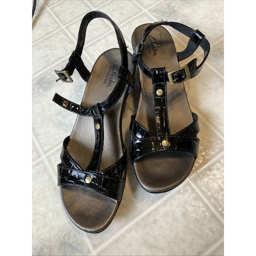 Clarks Bendables Womens Sandals 8 M Black patent look Strappy Wedge 60002